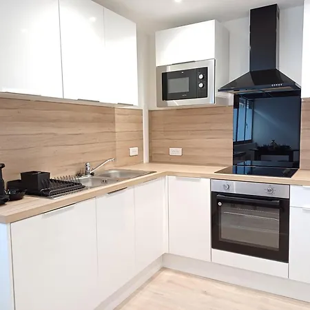 Appartement Elegant, Spacieux, 2 Couchages, Proche Centre