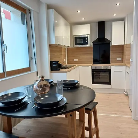 Appartement Pinceau, Elegant, Spacieux, 2 Couchages, Proche Centre